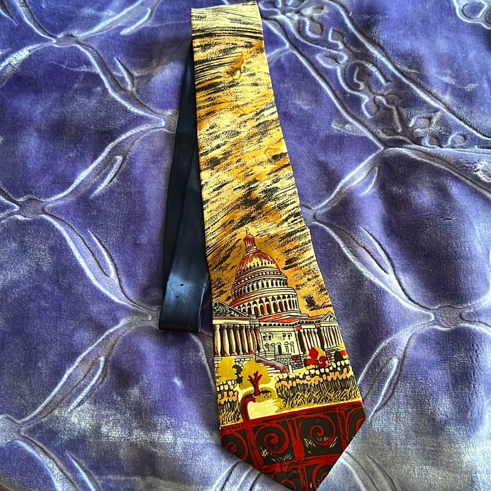 Washington Capital Tie
